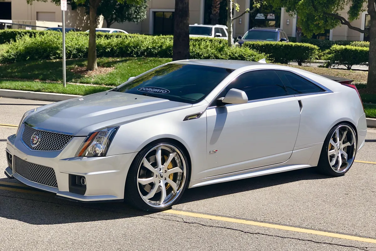 Cadillac CTS on Forgiato Fondare wheels