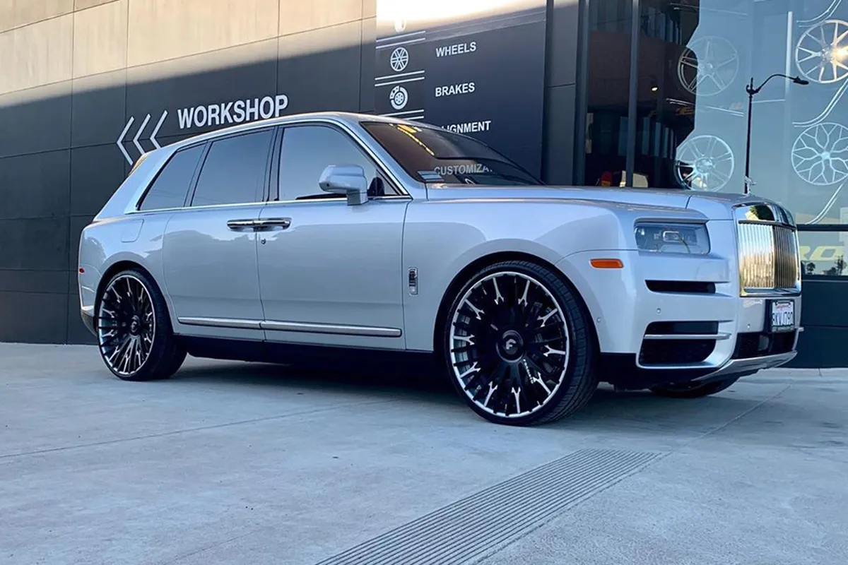 Rolls-Royce Cullinan on Forgiato Cravatta-ECL wheels