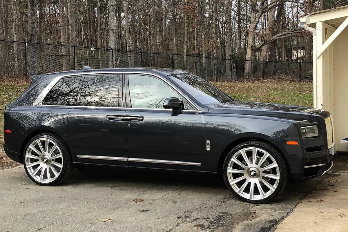 Rolls-Royce Cullinan on Forgiato Lavorato-M wheels