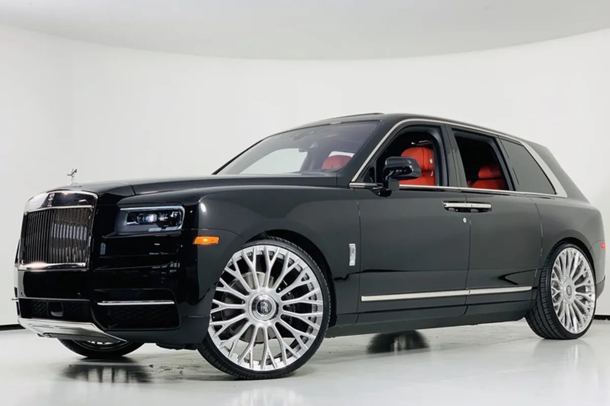Rolls-Royce Cullinan on Forgiato NB6-M wheels