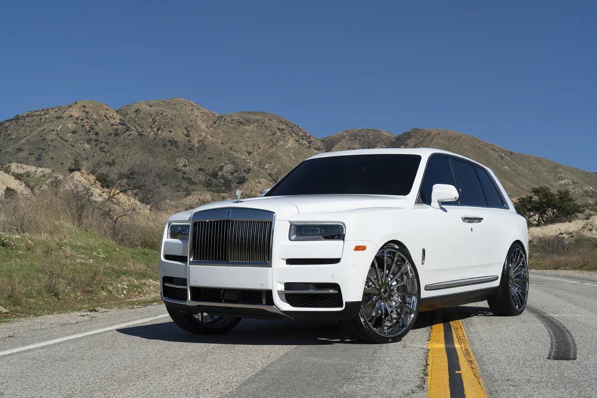 Rolls-Royce Cullinan on Forgiato Piatto-ECL wheels