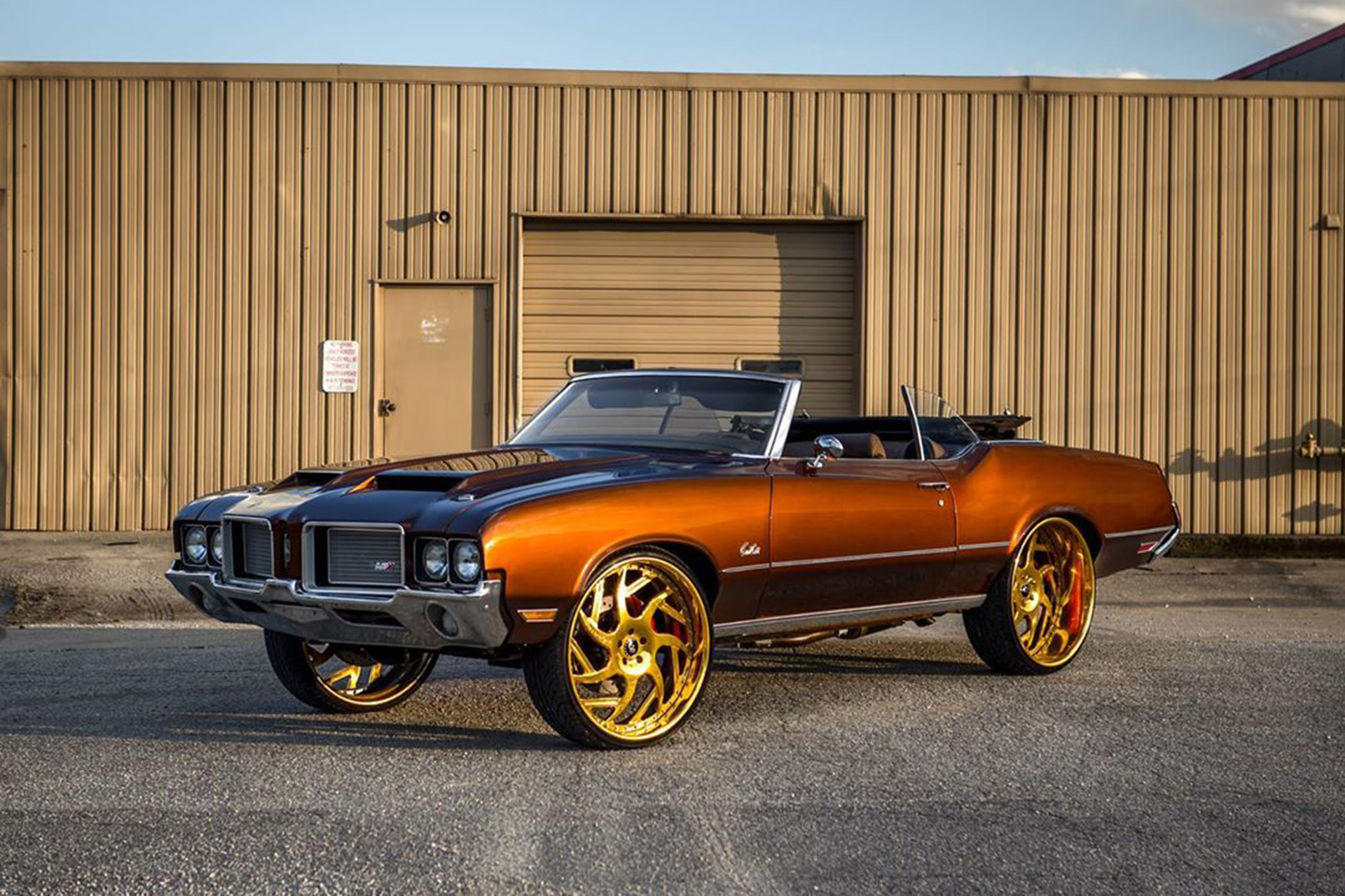 Cutlass on Girare