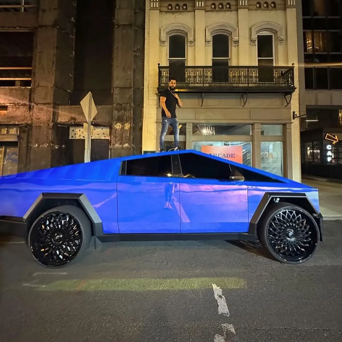 Tesla Cybertruck on Forgiato Sona wheels
