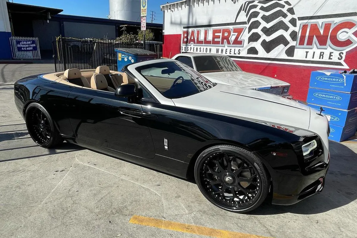 Rolls-Royce Dawn on Forgiato Drea wheels