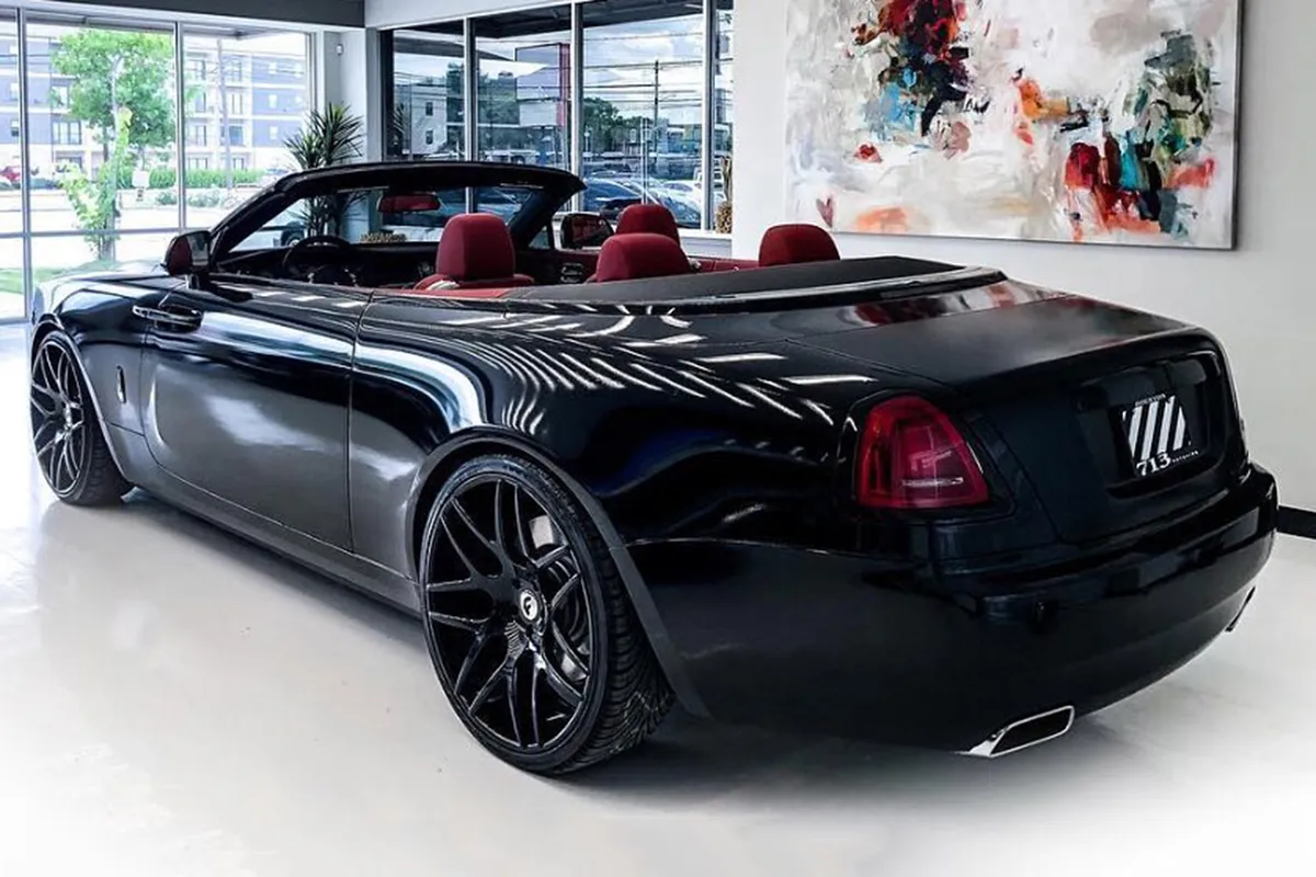 Rolls-Royce Dawn on Forgiato S202 wheels