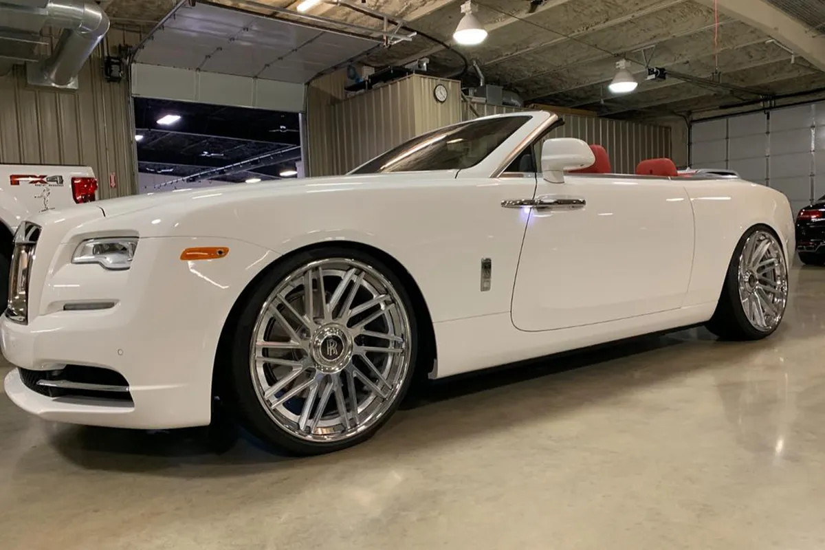 Rolls-Royce Dawn on Forgiato Tec 3.6 wheels