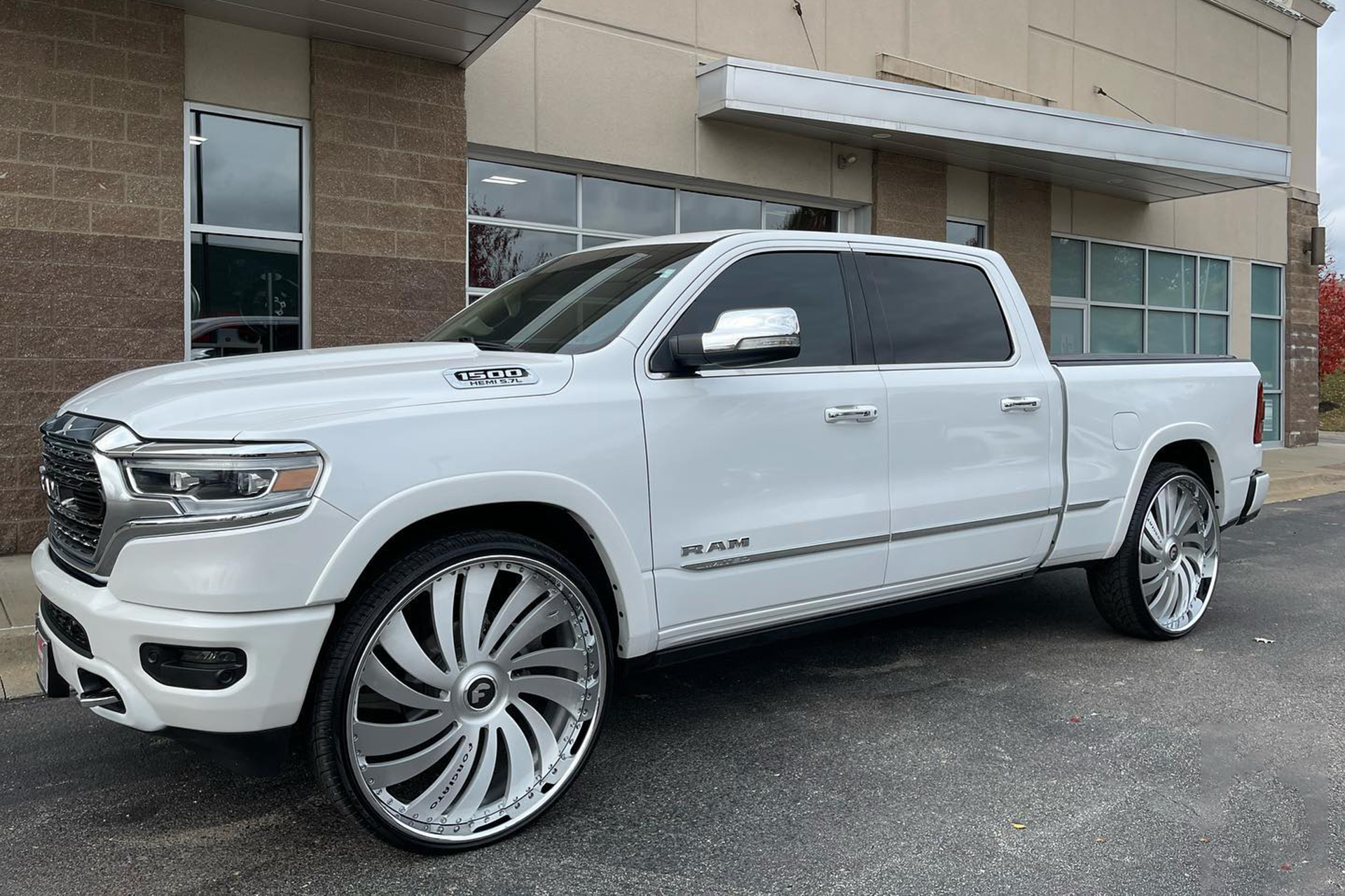 Dodge Truck on Canale-L