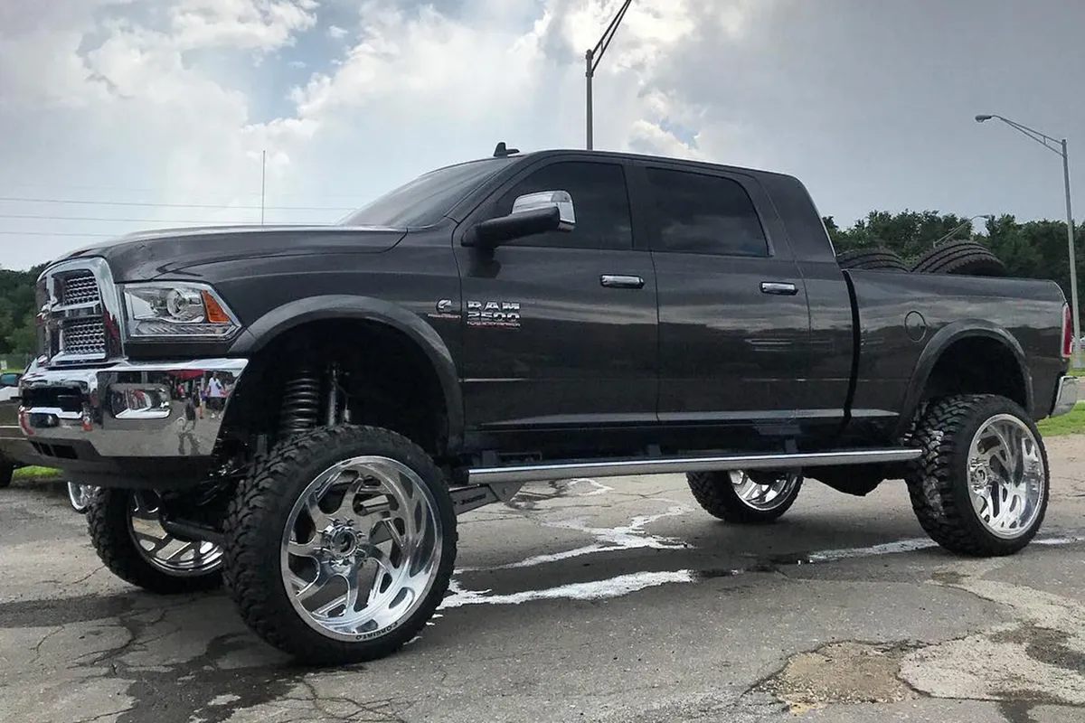 Dodge Dodge Truck on Forgiato Girare-T wheels