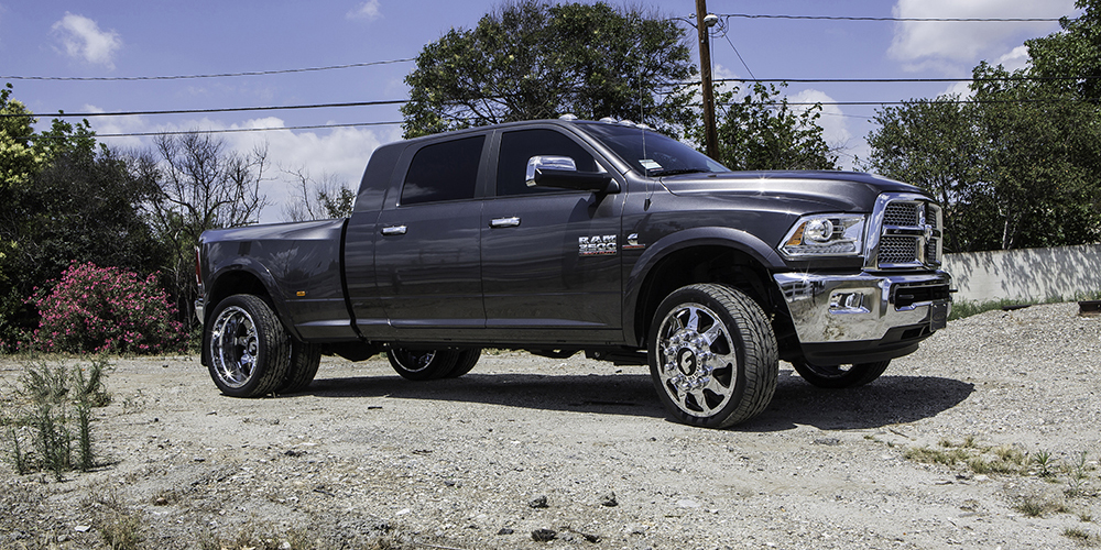 Dodge Truck on Montagna