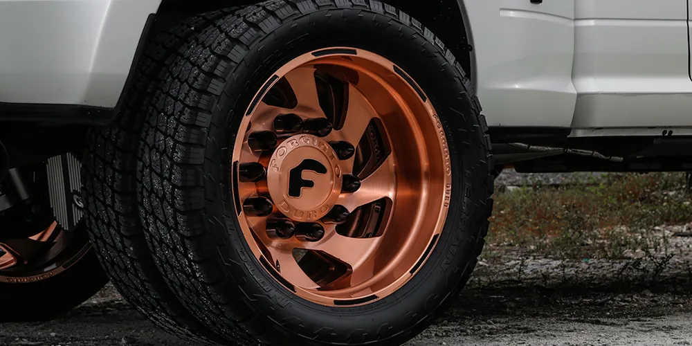 Ford Dually on Forgiato Indurire wheels