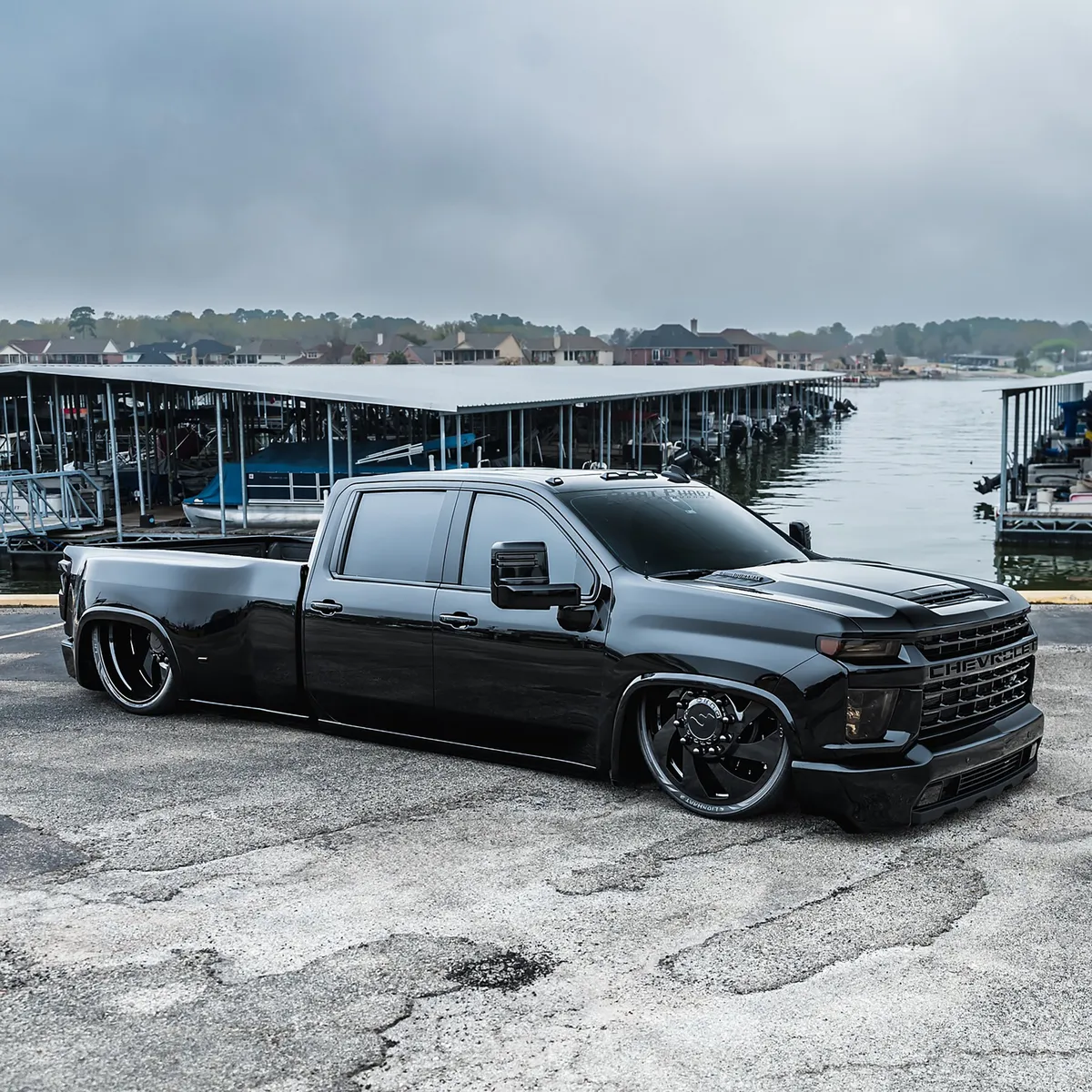 Ford Dually on Forgiato Indurire-D wheels