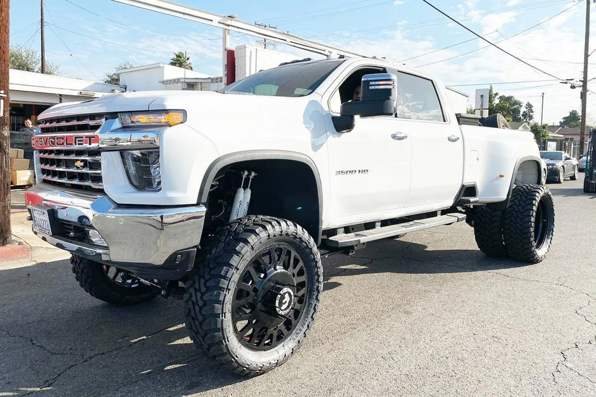 Ford Dually on Forgiato Maglia-D wheels