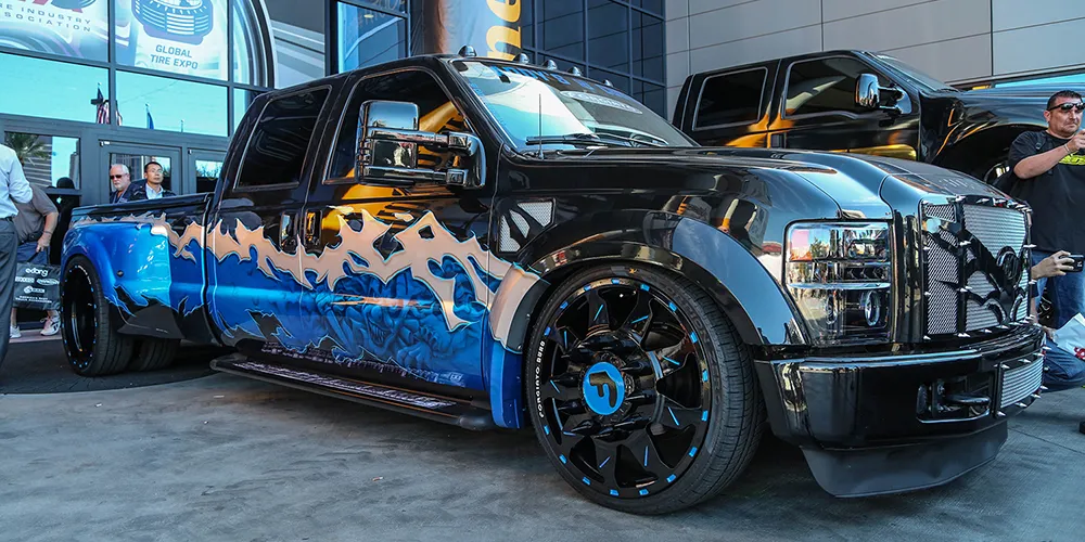 Ford Dually on Forgiato Montagna wheels