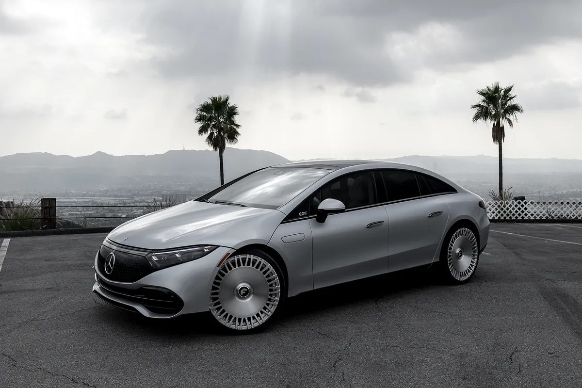 Mercedes-Benz EQS on Forgiato Luce-M wheels