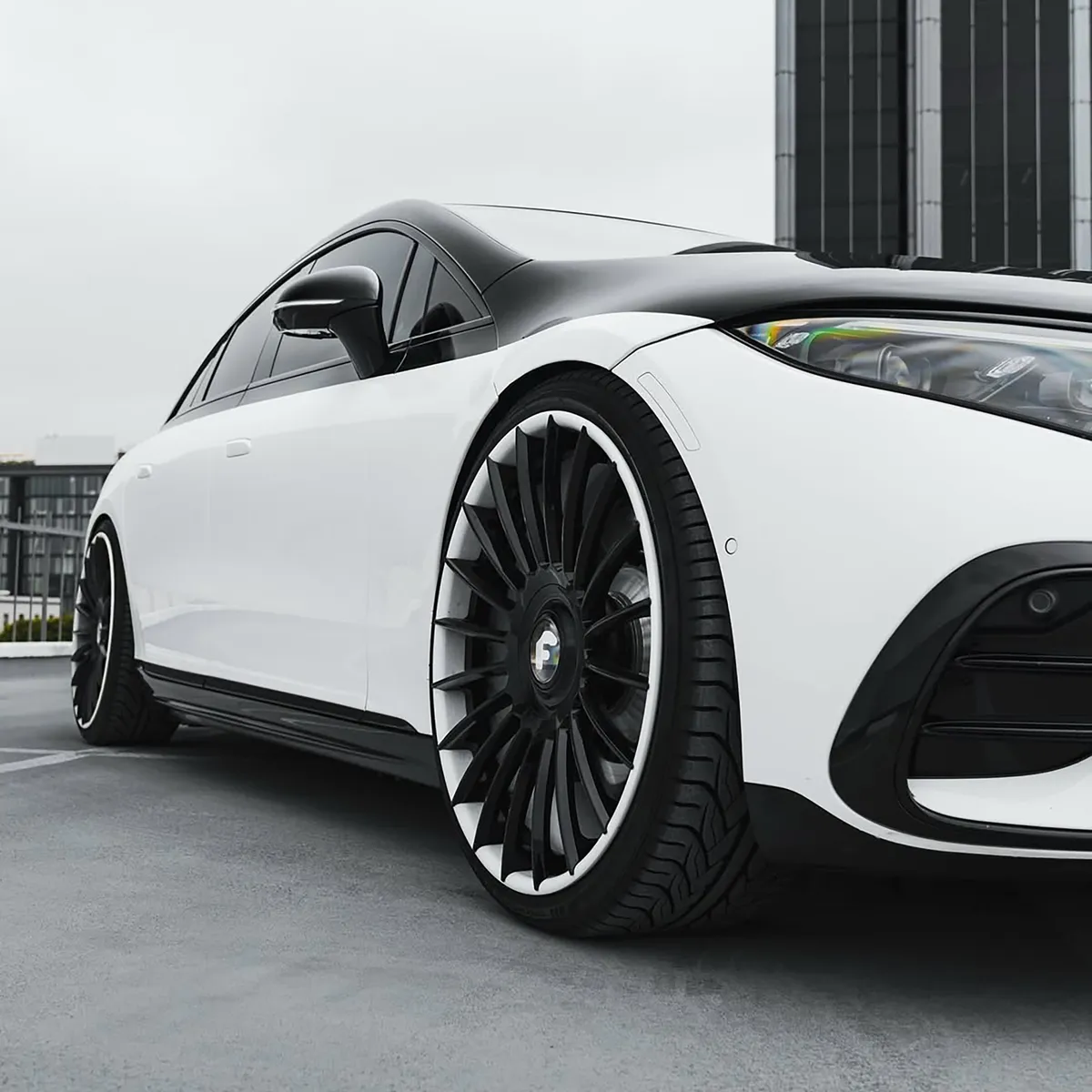 Mercedes-Benz EQS on Forgiato Tec 3 1 wheels