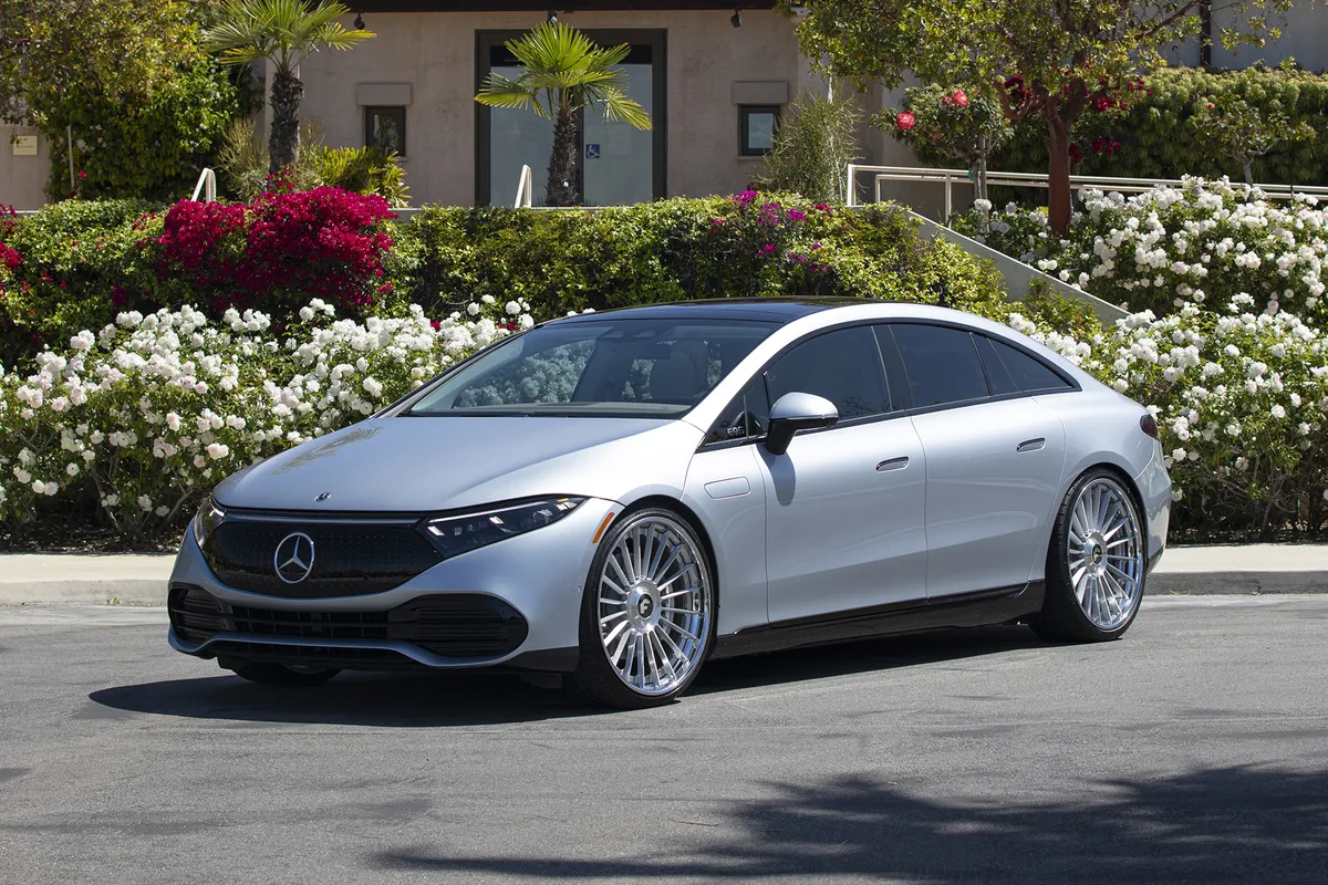 Mercedes-Benz EQS on Forgiato Tec 3.1 wheels