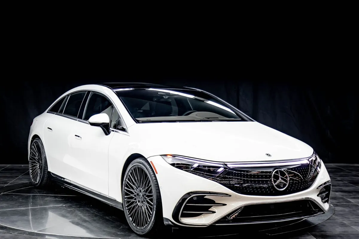 Mercedes-Benz EQS on Forgiato Tec S3 wheels