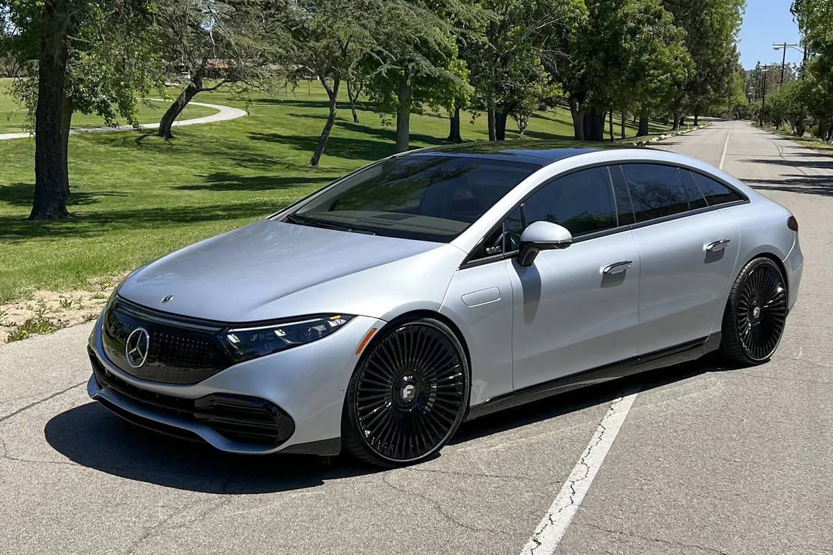 Mercedes-Benz EQS on Forgiato Trimestre-M wheels