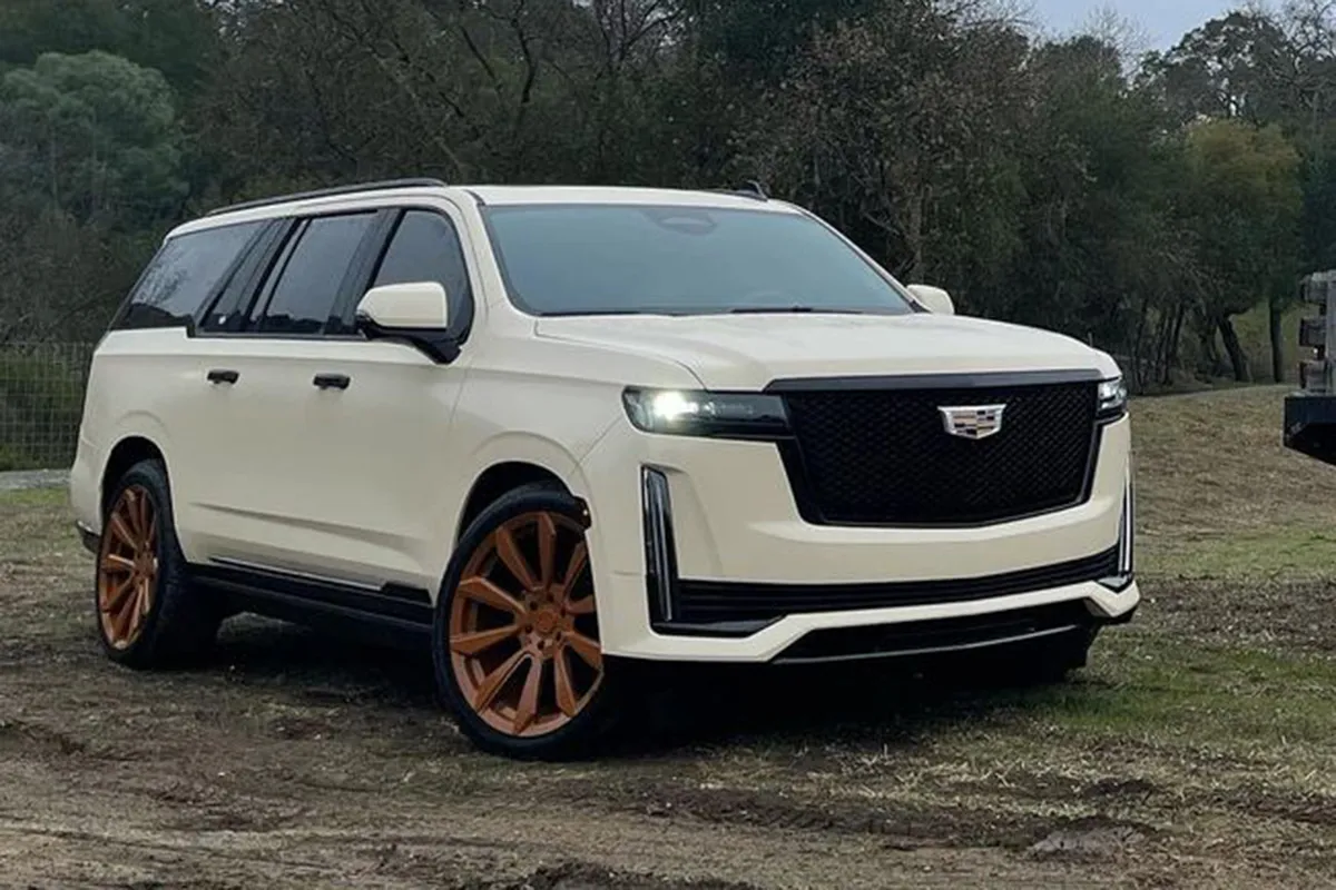 Cadillac Escalade on Forgiato F2.04-M wheels