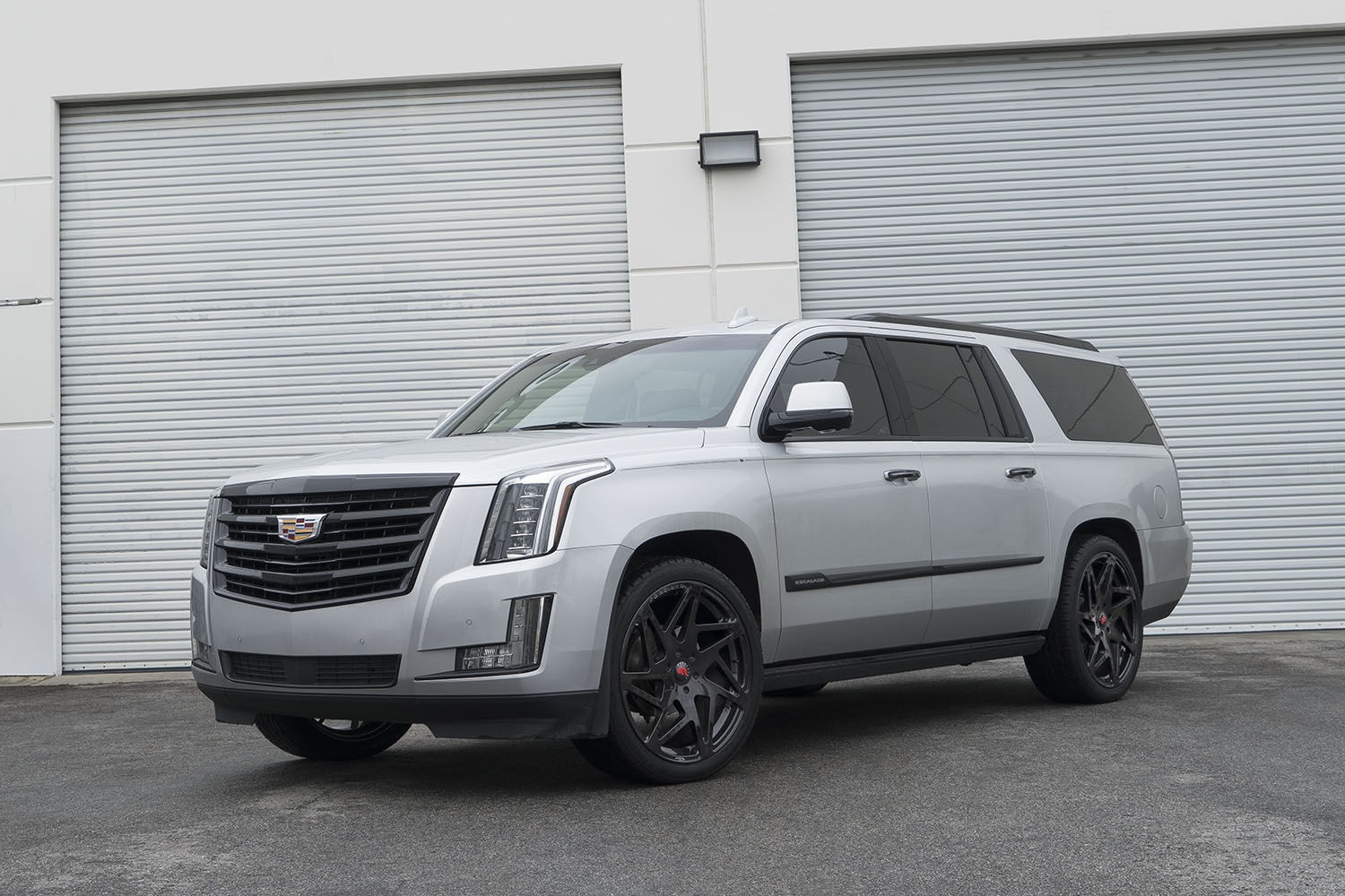 Escalade on Finestro-M