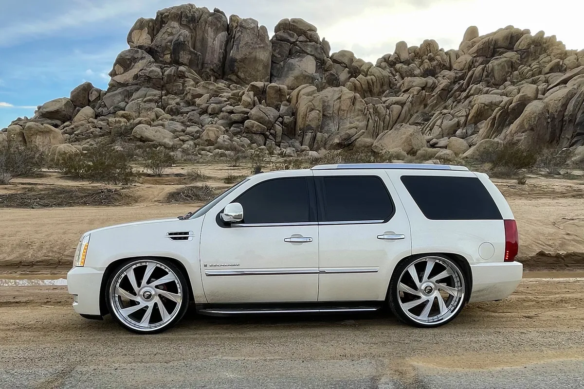 Cadillac Escalade on Forgiato Ivetos-ECL wheels