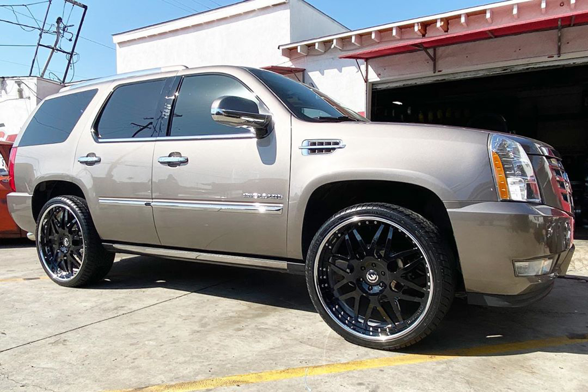 Escalade on Kato 1 B