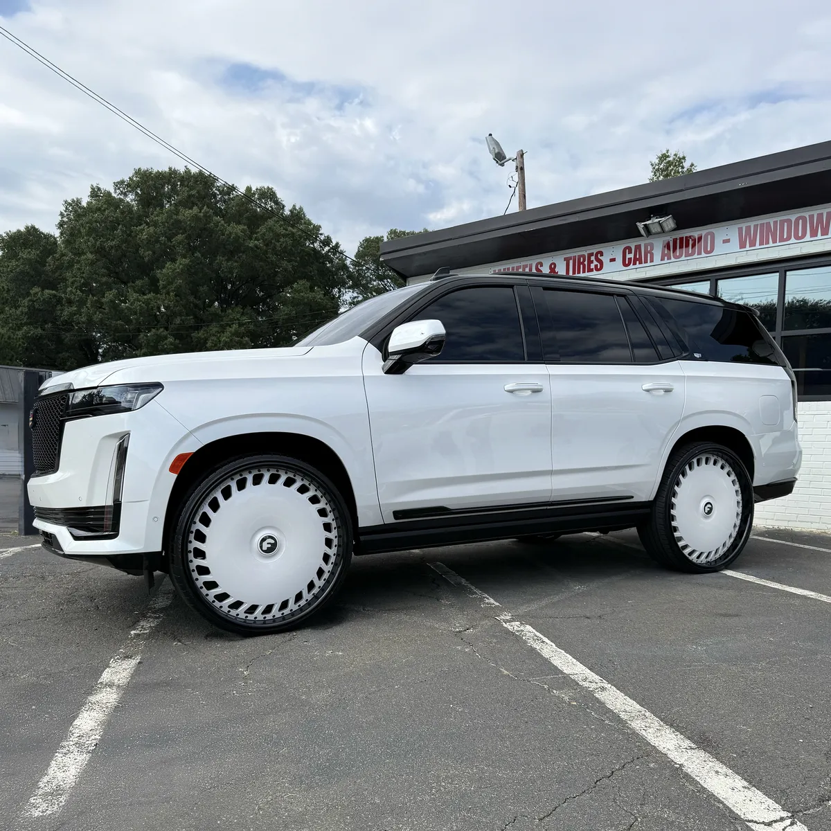 Cadillac Escalade on Forgiato Niente wheels