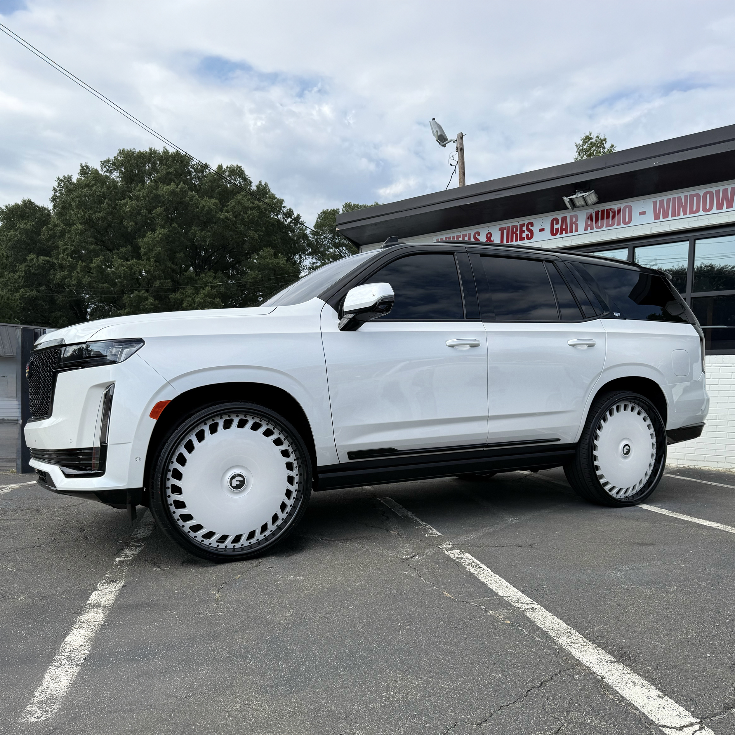 Escalade on Niente
