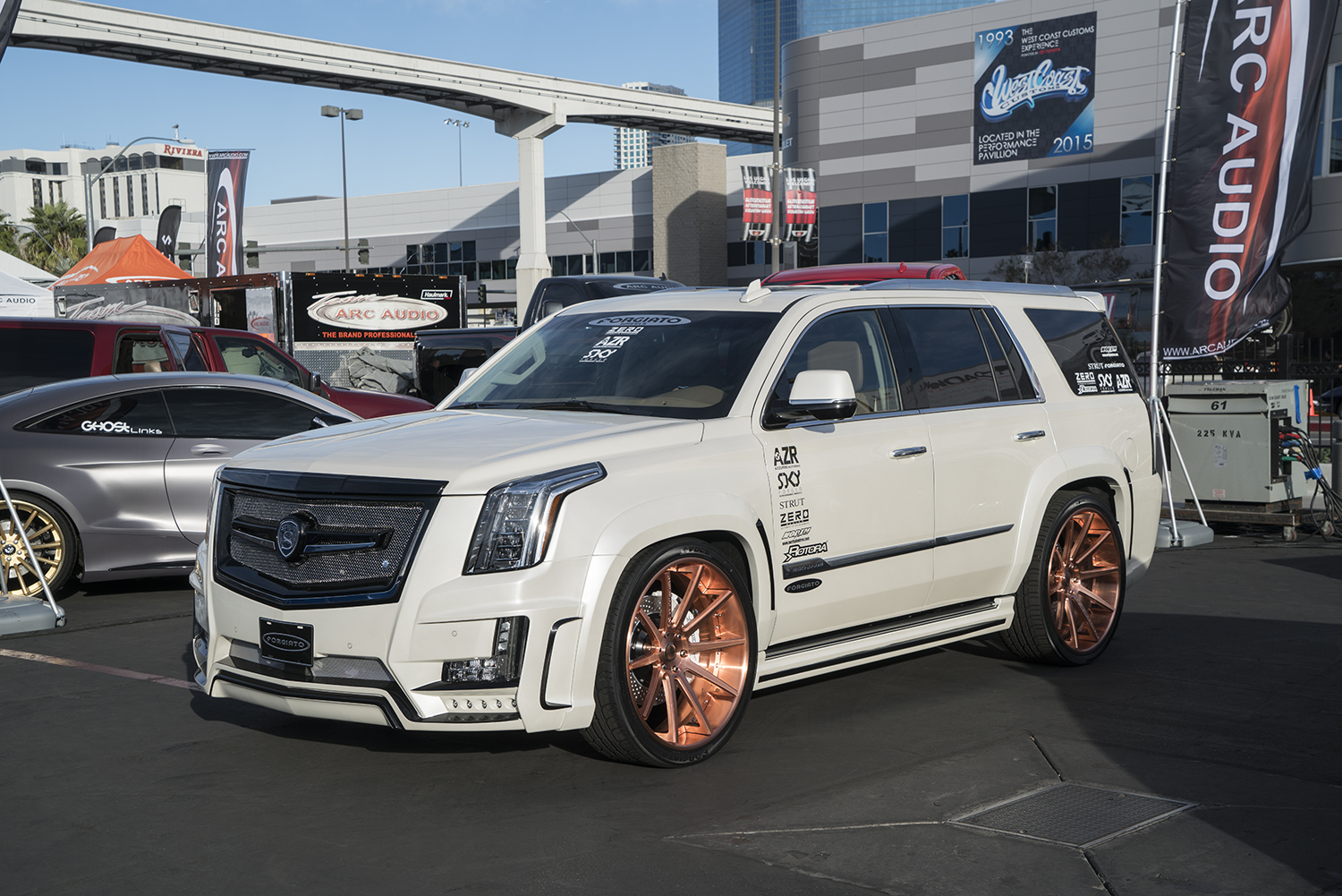 Escalade on S206