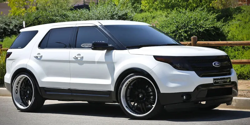 Ford Explorer on Forgiato Sedici wheels