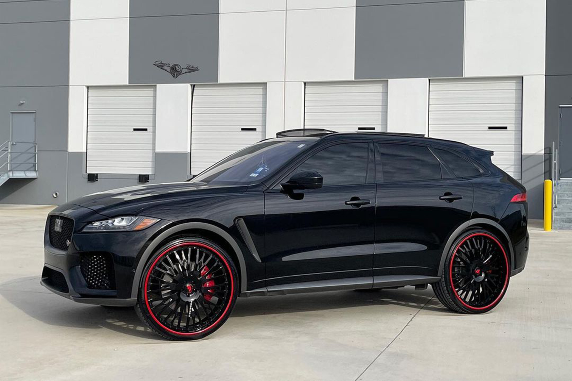 F Pace on Cravatta