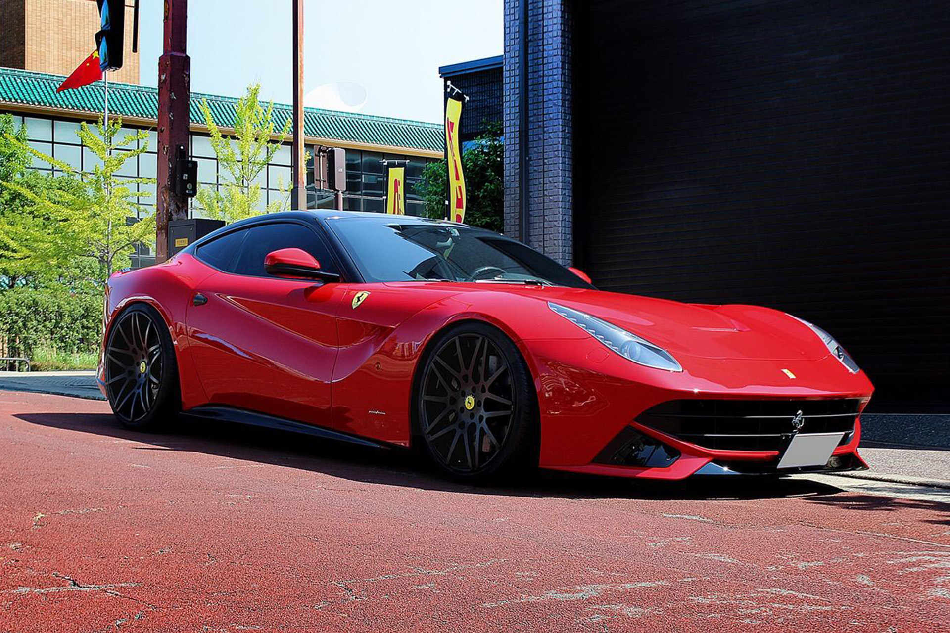 F12 on Berlinetta Maglia Ecl