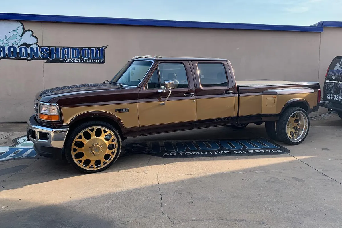 Ford F250 on Forgiato Drea-D wheels