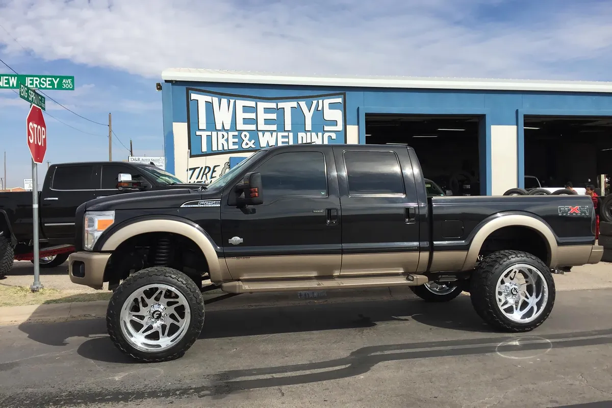 Ford F250 on Forgiato Finestro-M wheels