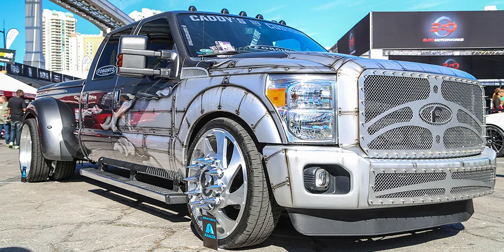 Ford F250 on Forgiato Indurire wheels