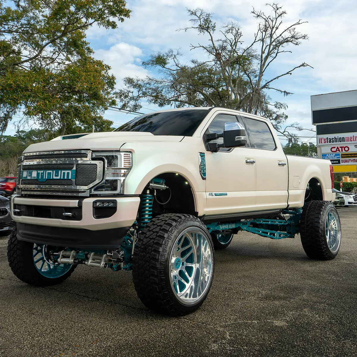 Ford F250 on Forgiato Maglia-T wheels