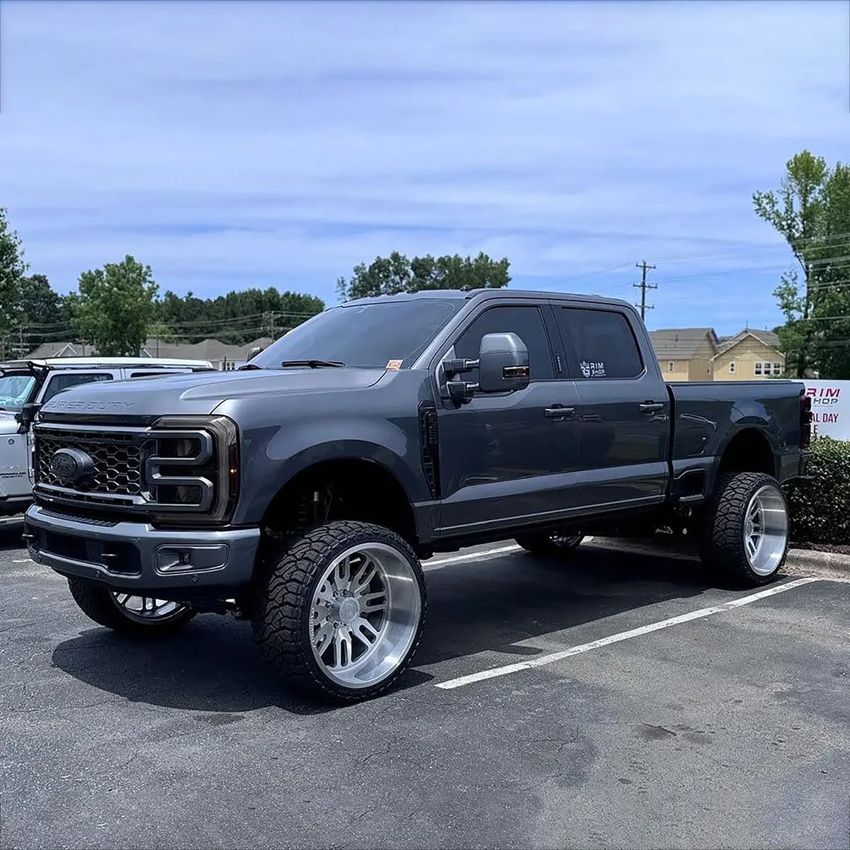 Ford F250 on Forgiato Secidi T wheels