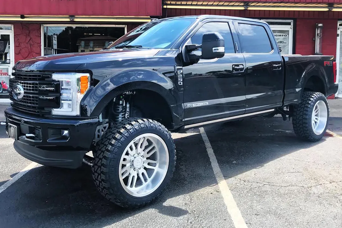 Ford F250 on Forgiato Sedici-T wheels