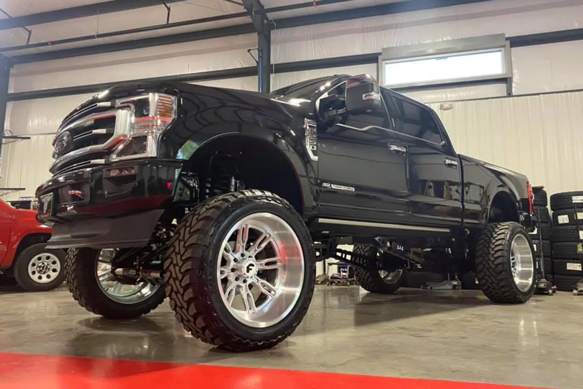 Ford F250 on Forgiato Txc102 wheels