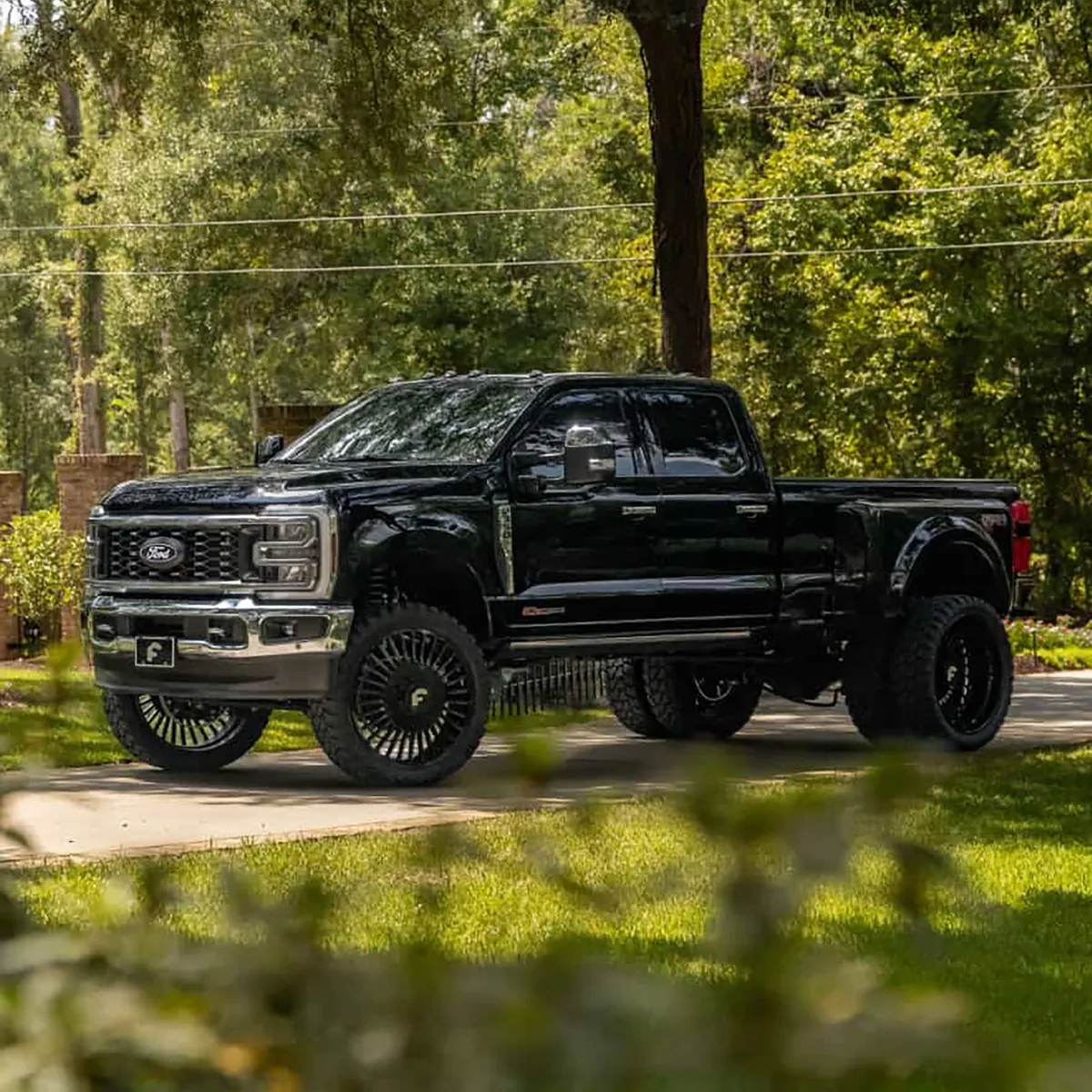 Ford F350 on Forgiato Cablata wheels
