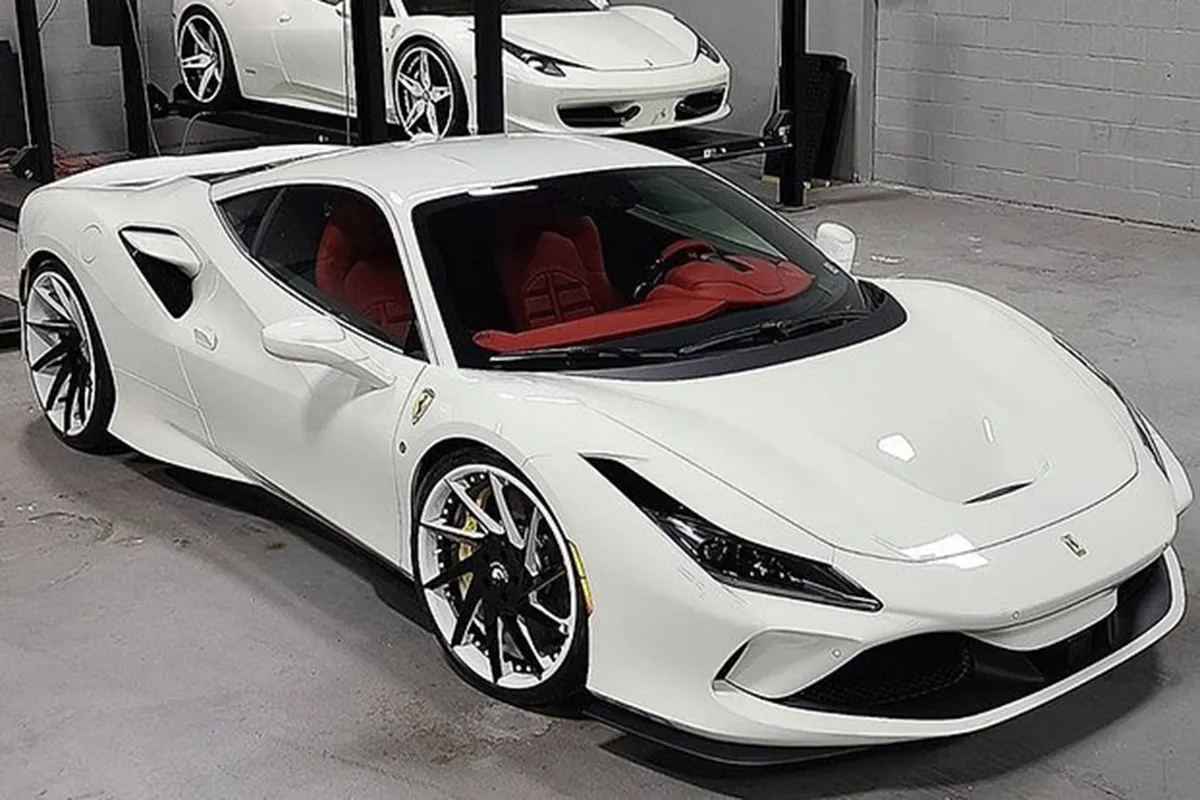 Ferrari F8 on Forgiato Troppo-ECL wheels