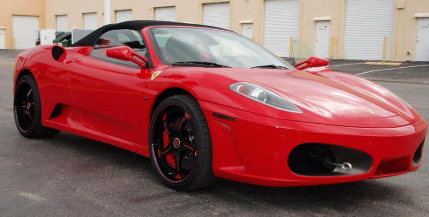 Ferrari 430 on Curva