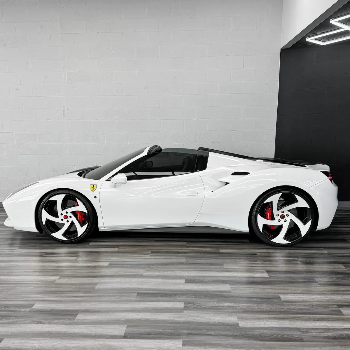 Ferrari Ferrari 488 on Forgiato Sr01-ECL wheels