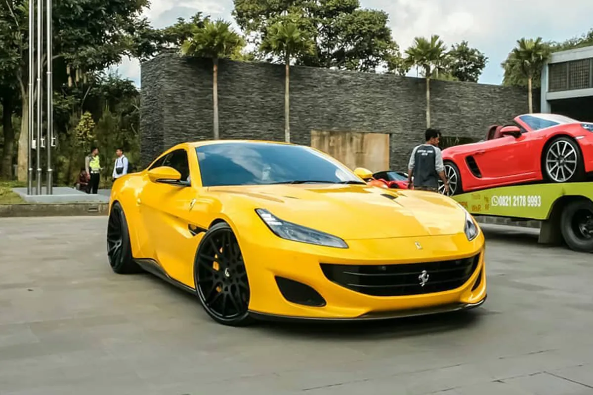 Ferrari Ferrari Portofino on Forgiato Maglia-ECL wheels