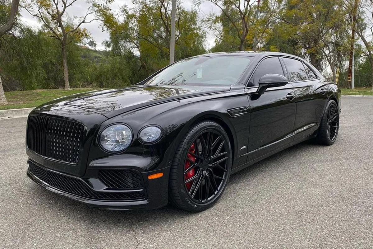 Bentley Flying Spur on Forgiato Tec S1 wheels