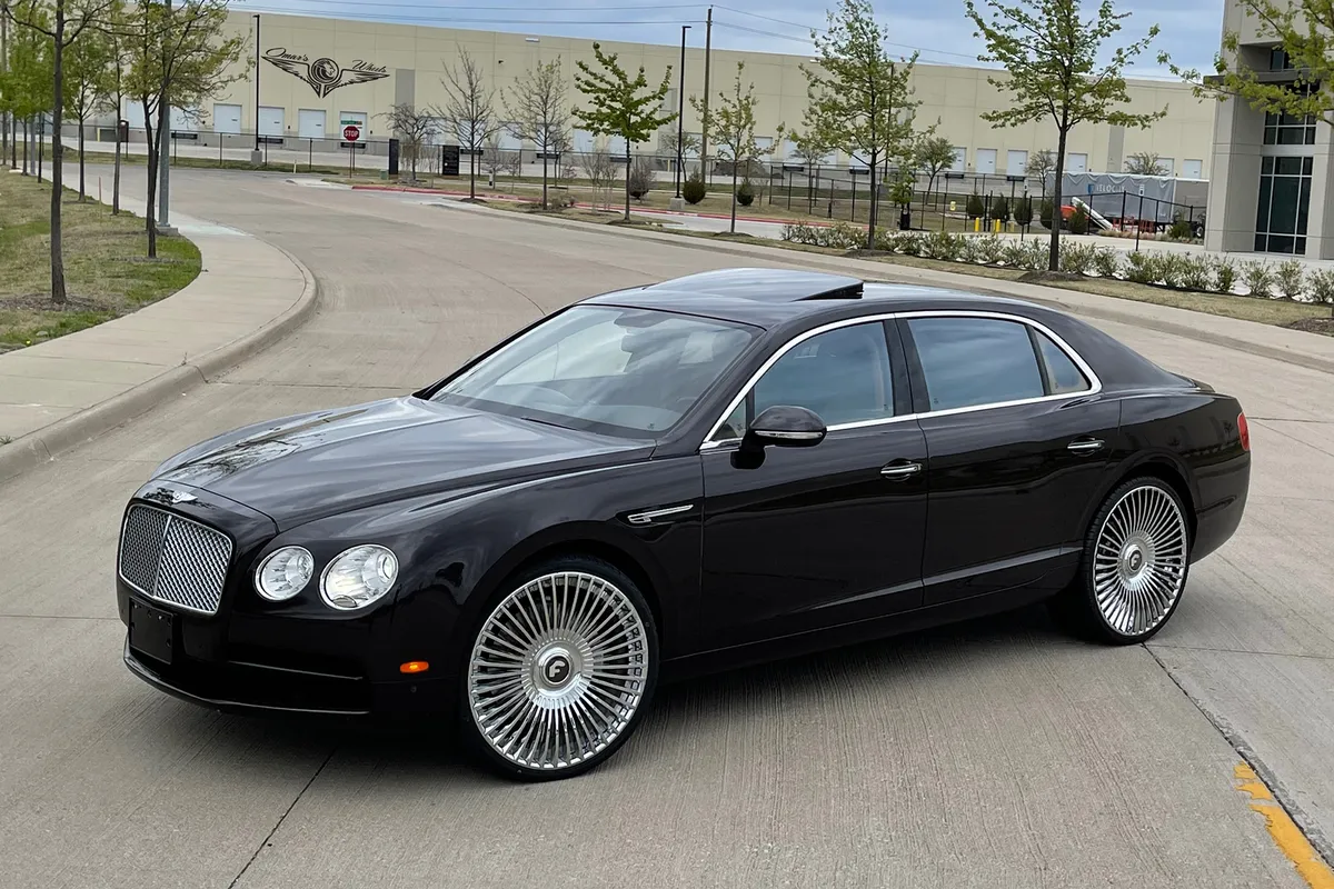 Bentley Flying Spur on Forgiato Trimestre-ECL wheels