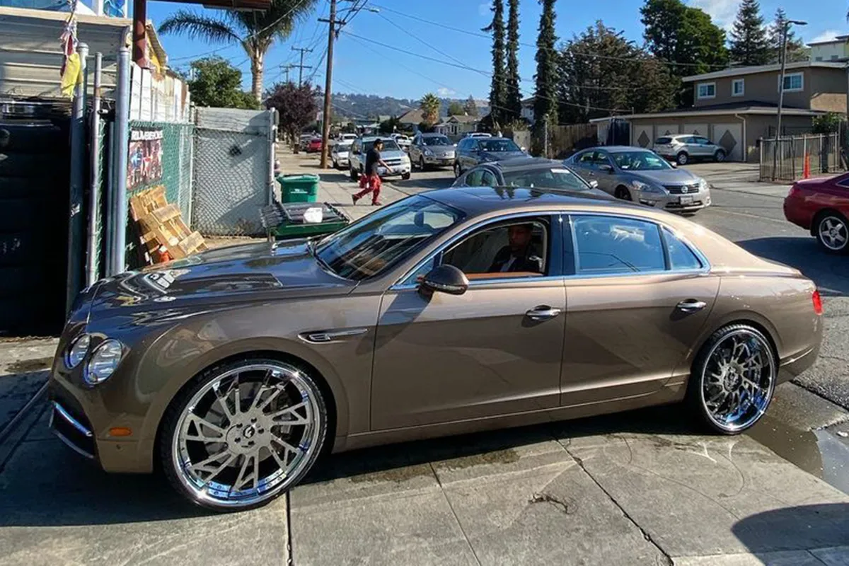 Bentley Flying Spur on Forgiato Veraso wheels