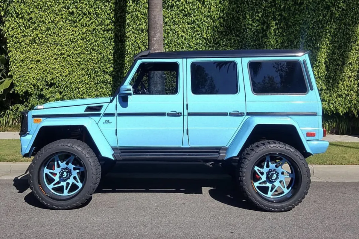 Mercedes-Benz G Wagon on Forgiato Finestro-T wheels