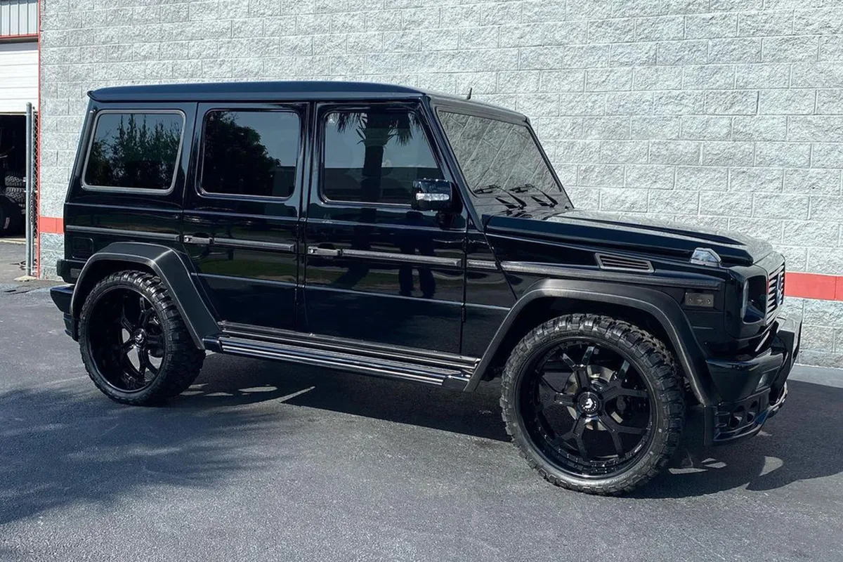Mercedes-Benz G Wagon on Forgiato GTR-6 wheels