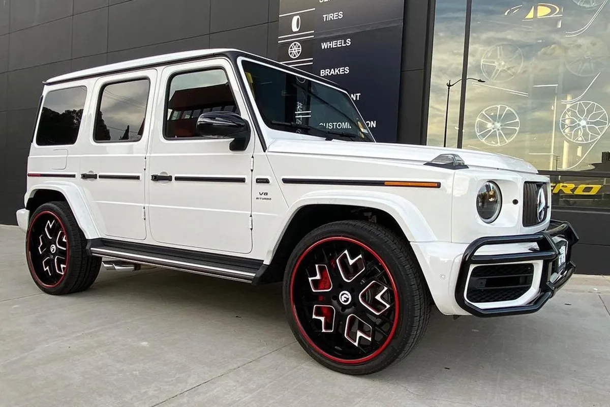 Mercedes-Benz G Wagon on Forgiato Sistemo wheels